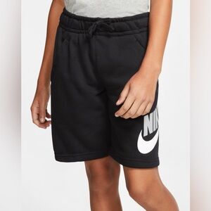 NWT Nike Black Sportswear Club Fleece Boy's Shorts Size XL